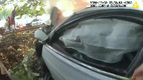 Bodycam shows King County deputies rescue man from a burning car