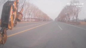 Turning mobile crane hook accident