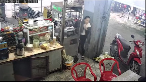 Woman gets arm trapped into juice making machine