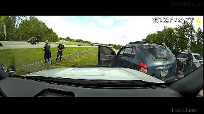 Cruiser cam shows beginning and end of police chase through suburban Cincinnati