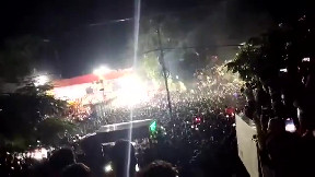 Building suddenly collapsed during Indian religious ceremony