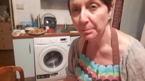 Anna makes homemade pizza FOR YOU!!!