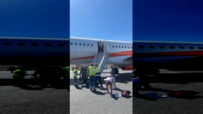 Volo Heraklion – Londra, aereo EasyJet evacuato dopo l'esplosione della sigaretta elettronica di un passeggero